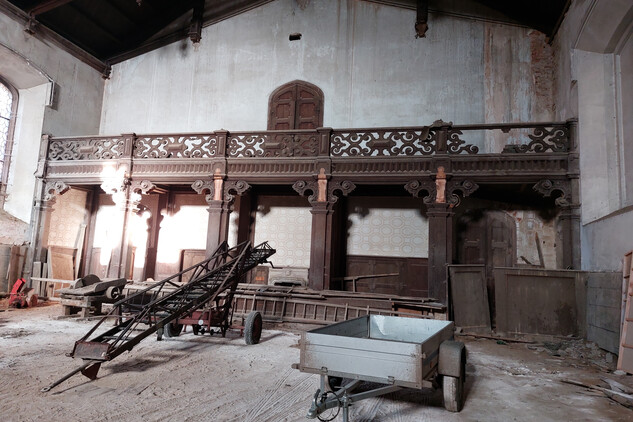 Začíná obnova hospodářského dvora