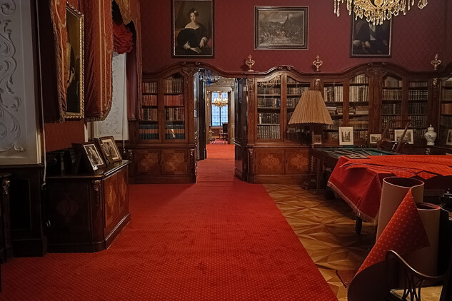 Koberec ochrání historickou parketovou podlahu, nepodléhá CC