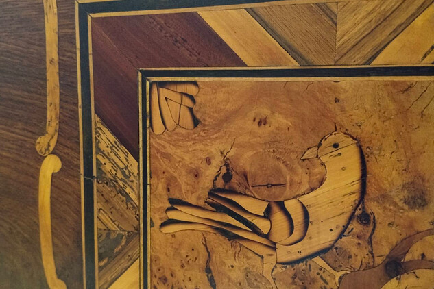 Intarzie s motivem ptáků, nepodléhá CC